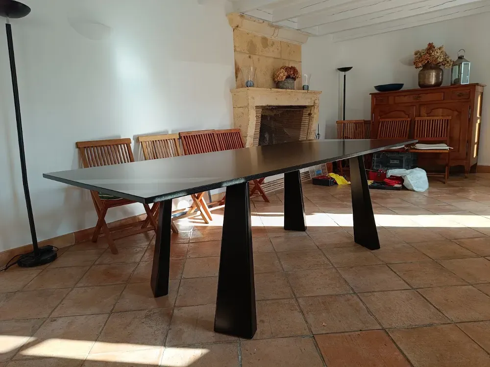 Table metal
